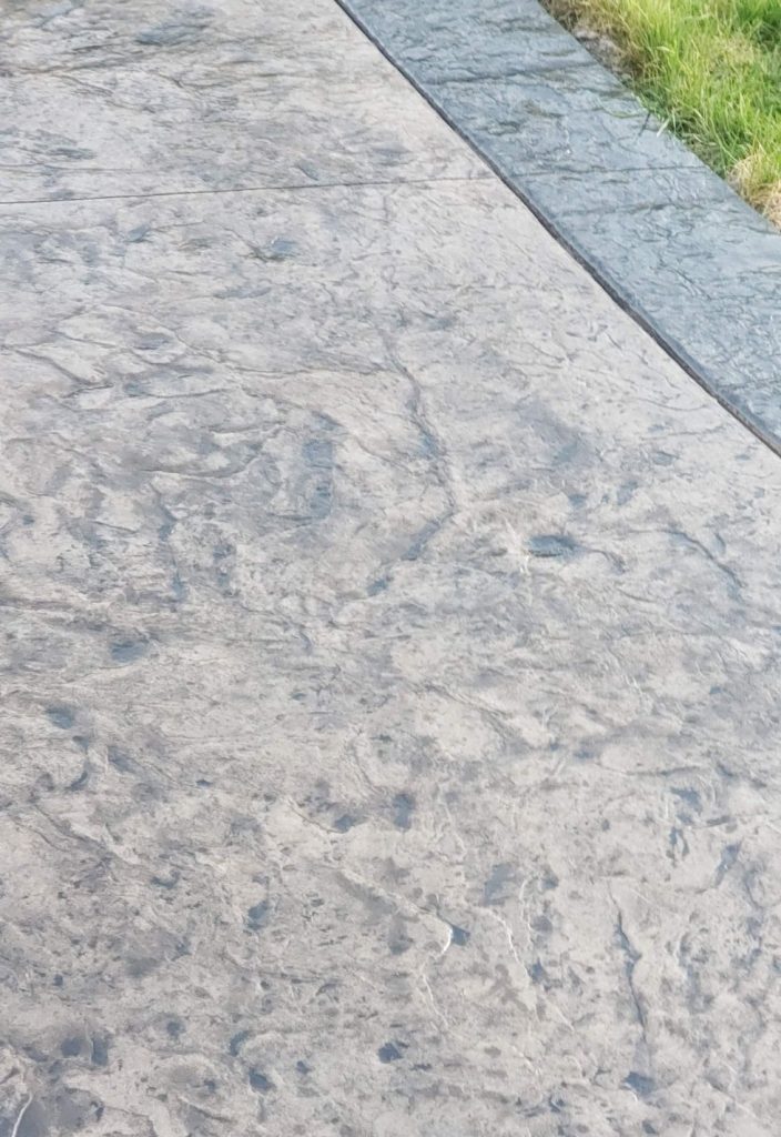 Patio Sloneker Roman Slate Stamp Timberwolf With Deep Charcoal Accent