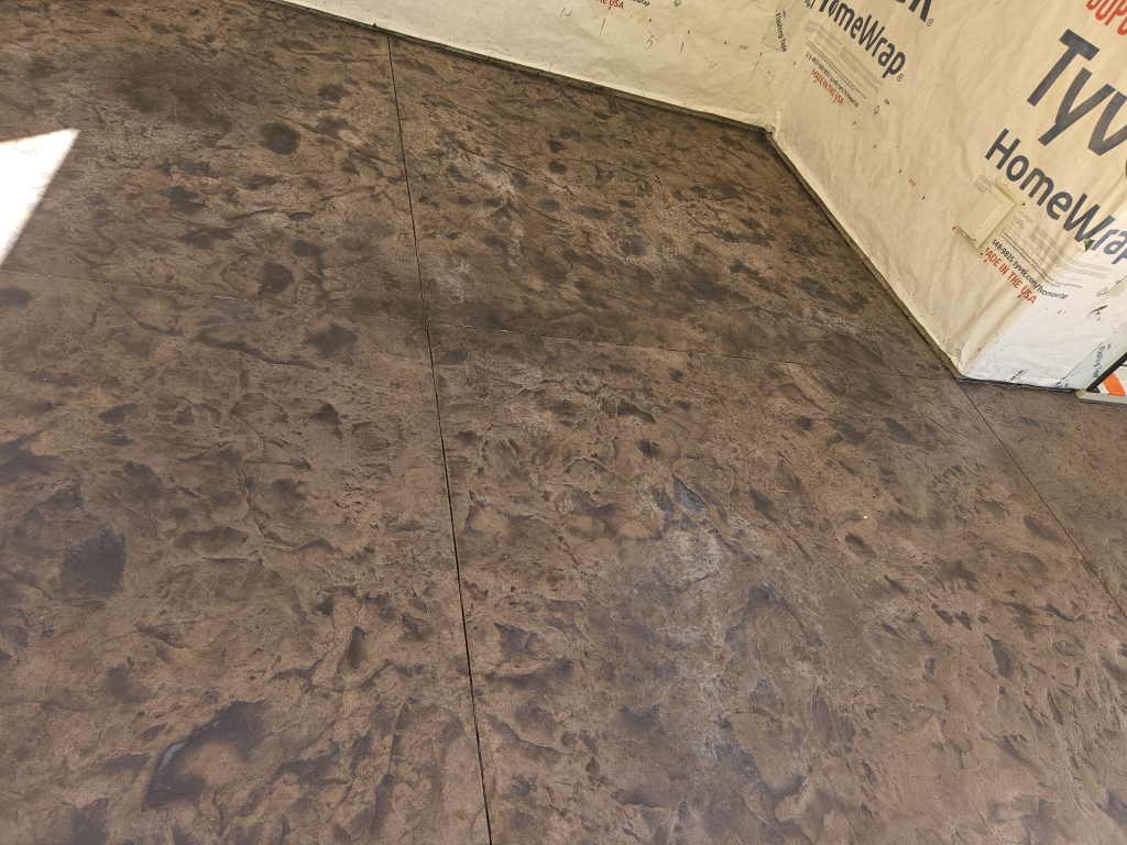 Roman Slate Seamless Skin Timberwolf And Deep Charcoal Front Porch (4)